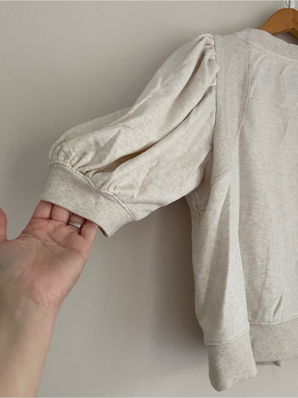 Maeve cream sweatshirt puff sleeve short sleeve top Large - Picture 3 of 13